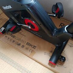 【中古】リーボック(Reebok) フィットネスバイク GB50 キャスター付 RVON-10401BK