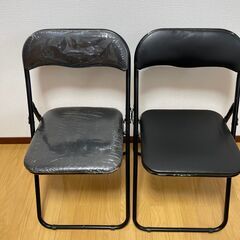 ニトリのパイプ椅子2個