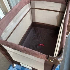 アップリカ ベビーベッド ココネル エアープラス チョコレート BR