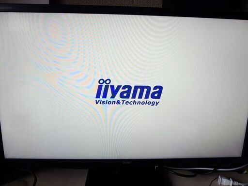 31.5インチ液晶ディスプレイ