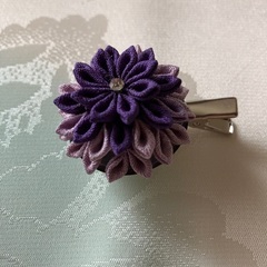 紫色のお花(小)  つまみ細工