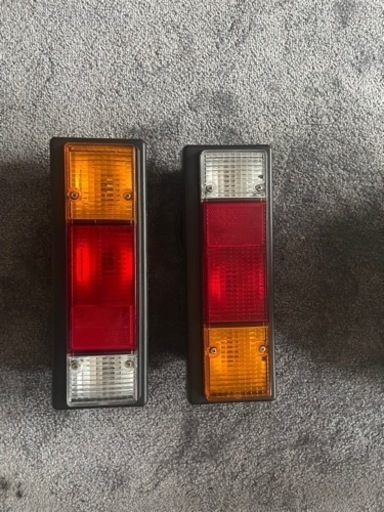 ブルーテックキャンター　純正　テールランプ　12v  コネクター有り