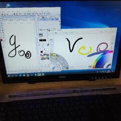 超小型デスクトップPCと19インチ液タブ（PCモニタ兼用）・漫画