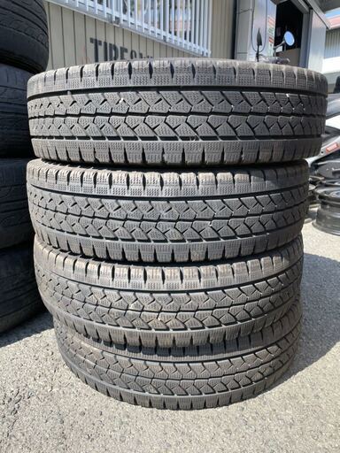 中古スタッドレスタイヤ165R13LT 8PR☆4本セット！プロボックス、タウンエースなど 中古スタッドレスタイヤ165R13LT 8PR☆4本セット！プロボックス