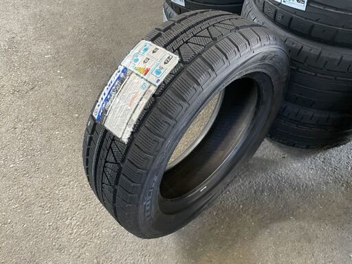 お値打ち未使用スタッドレスタイヤ1本のみ!225/60R17☆エクストレイル