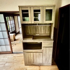 取引相手決定】可愛い木製の食器棚