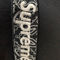 シュプリームパーカー　M定価です‼️