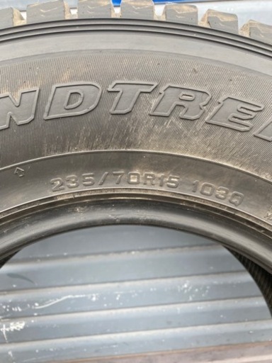 今や希少サイズ　235/70R15 テラノダットサンハイラックス