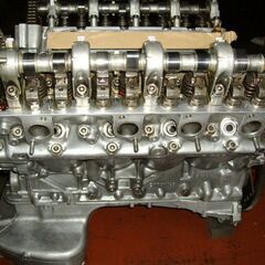 メルセデス―ベンツ126-500-560エンジン.シリンダーヘツト販売