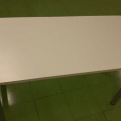 テーブル　机　ホワイト　幅120cm、奥行き60cm、高さ70cm
