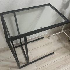 【IKEA】サイドテーブル/VITTSJÖ ヴィットショー ラッ...