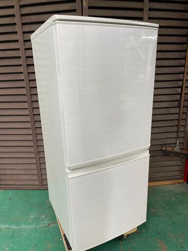 【正規販売店】 A3071　シャープ　2020年製　冷凍冷蔵庫　【美品】【破格値】 冷蔵庫