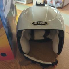 子供用のスキーのヘルメットです