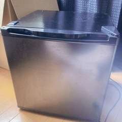 決定)小型冷凍庫　32L 2020年製　MAXZEN