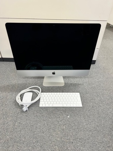 iMac　21.5インチ　Corei5  1.6GHz ( Late 2015) MK142J/A