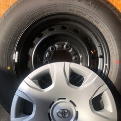 ハイエース　夏タイヤ4本　新車取り外し