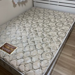 まだまだ使える綺麗なベッドです！！