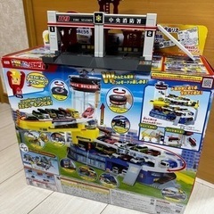 トミカ　Wアクショントミカビルと消防署