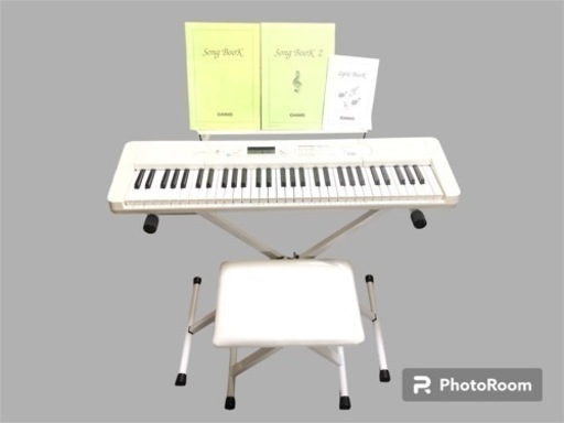 【超美品❗️】CASIO カシオ 電子ピアノ LK-520 光ナビゲーション機能搭載 250曲内蔵 61鍵盤 タッチレスポンス 21年製 付属品：譜面・歌詞・ピアノ台・椅子・譜面台
