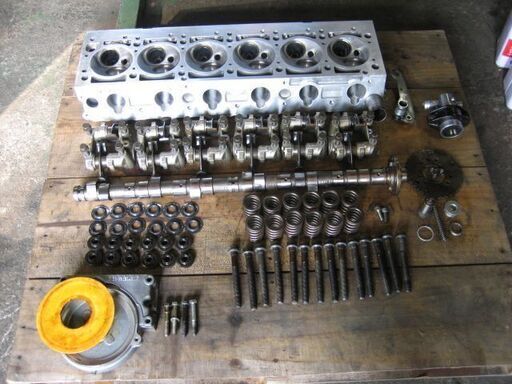 Mベンツ103型エンジン加工済みシリンダーヘツト販売-124-201-107 Mベンツ103型エンジン加工済みシリンダーヘツト販売-124-201-107