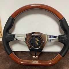 週末値引き🙆‍♀️ウッドステアリング　社外ステアリング　