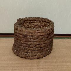 レトロな藁の編みカゴ