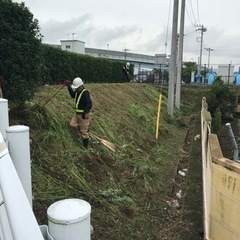 那珂川河川敷運動場からの除草及び集草作業