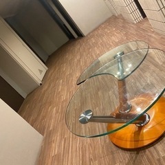 ロナルドシュミット　ガラステーブル