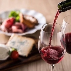 仕事帰りにワイン飲みながらお話しましょ🍇🍷