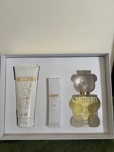 《美品》香水セット　MOSCHINO トイ2スプリングコフレ　新品.未使用