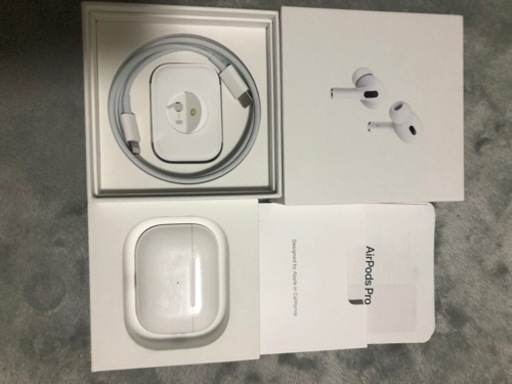 当店在庫してます！ Apple 第2世代 美品 完品 pro AirPods その他