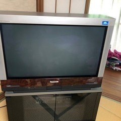 残置物処分します。昭和のテレビセット。