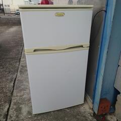 一人暮らし用冷蔵庫　96リットル　2013年