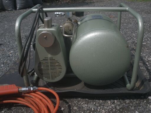 その他 マキタ エアコンプレッサー AC4531☆室内使用・ワンオーナー 