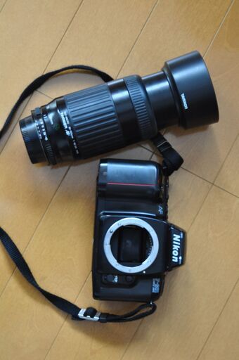 フィルムカメラ（ニコンＦ６０１)　ズームレンズ(９０－３００）付き