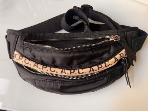 a.p.c ボディバッグ