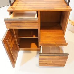 unico(ウニコ)のSWELLA(スウェラ)キッチンボードです。アカシア材を