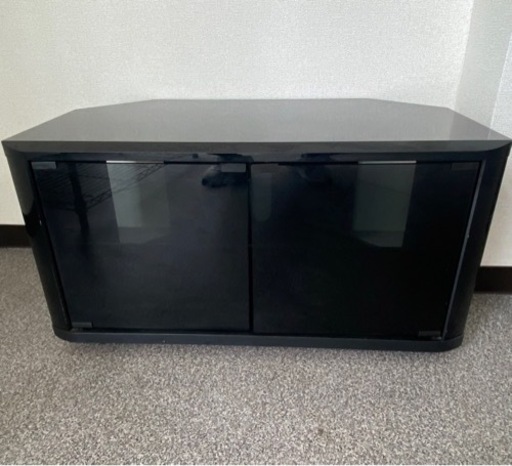 テレビ台　収納