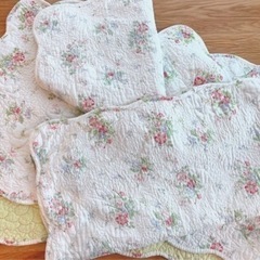 美品　花柄クッションカバー＋ベンチシート