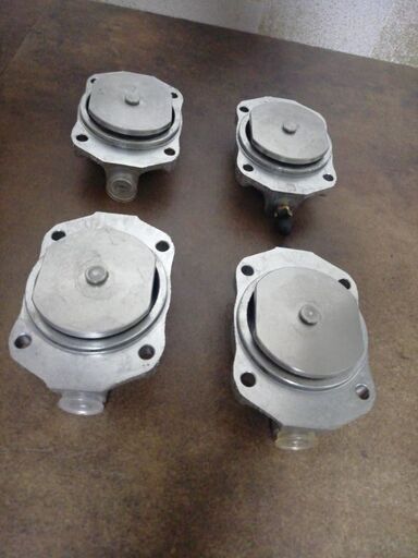 購入 ダットサンSR311 ブレーキ キﾔリパーのピストン部分 新品 