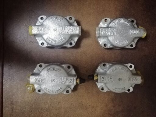 購入 ダットサンSR311 ブレーキ キﾔリパーのピストン部分 新品 