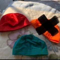 水泳帽　赤、緑