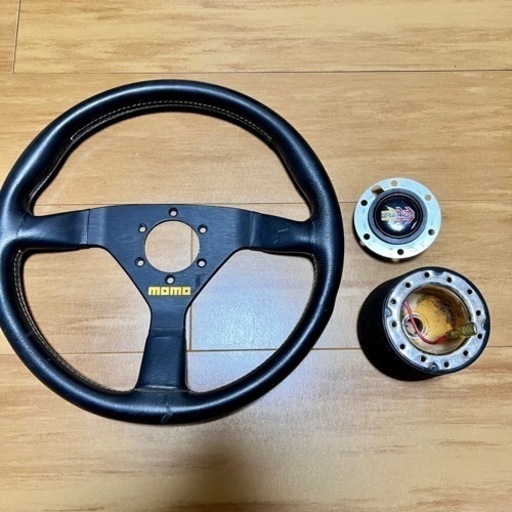 momo ステアリング　TYP V35 ヴェローチェ