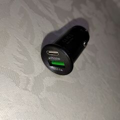 急速充電対応  シガーソケット USB 充電器 (新古品）