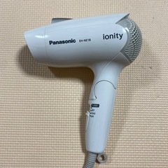 【中古】Panasonic ドライヤー　2018年製　ionit...