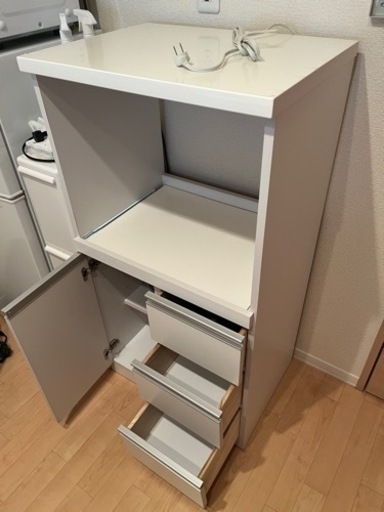 【お譲り先決定しました】2口コンセント\u0026スライドテーブル付き＊キッチン収納