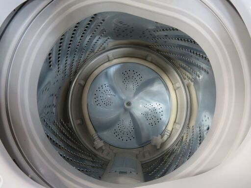 【愛知店舗】Hisense　ハイセンス　全自動電気洗濯機　5.5kg　縦型　上開き　ホワイト　HW-E5502 2017年製　エディオンオリジナルモデル