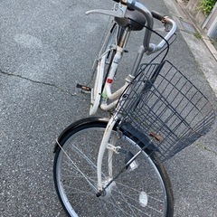 【商談決定】白と黒のおしゃれ自転車　4桁デジタルキー/Auto ...