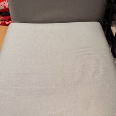 IKEAの一人掛け布製ソファ（ベッドになるタイプ）