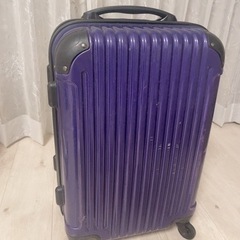 キャリーバッグ　スーツケース